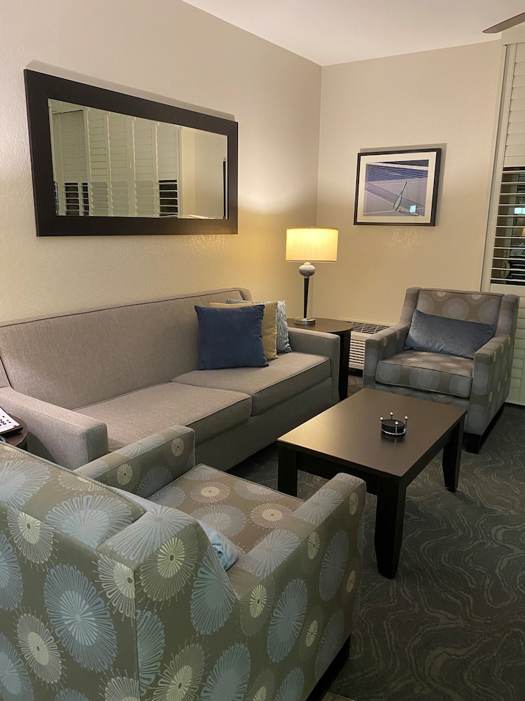 Condo, 1 Bedroom photo 2