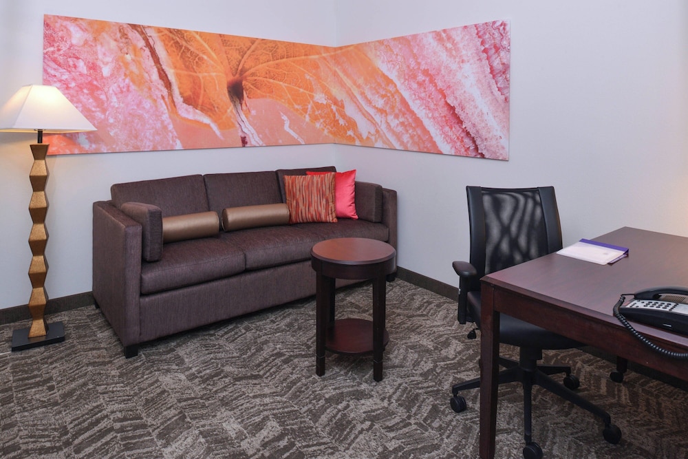Suite, Multiple Beds (Mobility/Hearing Access, Roll-In Shwr) - Photo 1