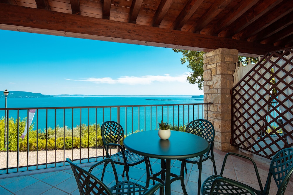 Superior Loft, Lake View