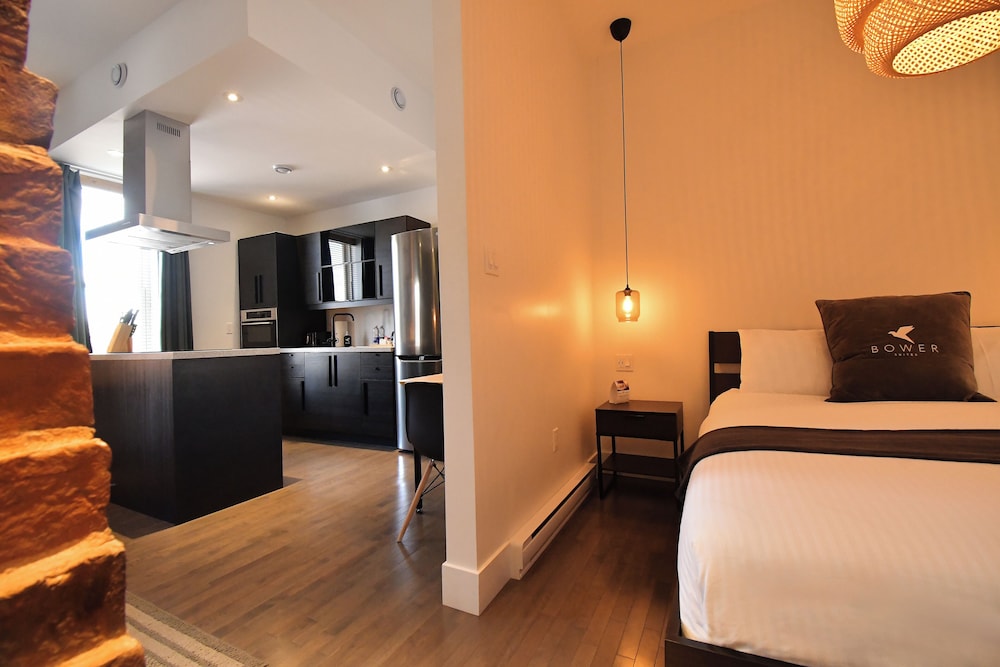 Signature Studio Suite, 1 Queen Bed, Kitchen