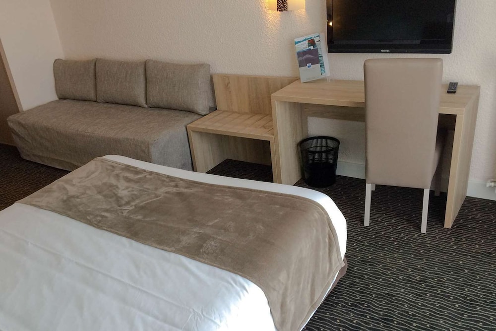 Comfort Triple Room, 1 Queen Bed with Sofa bed, Balcony, Sea View - Photo 4