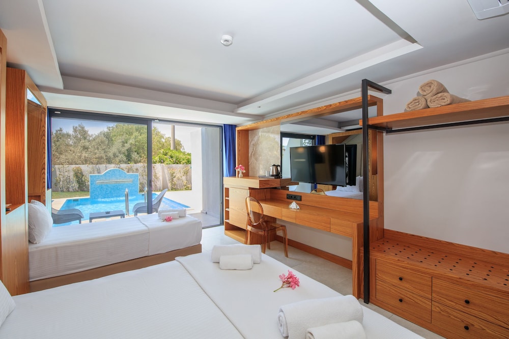 Room, Private Pool