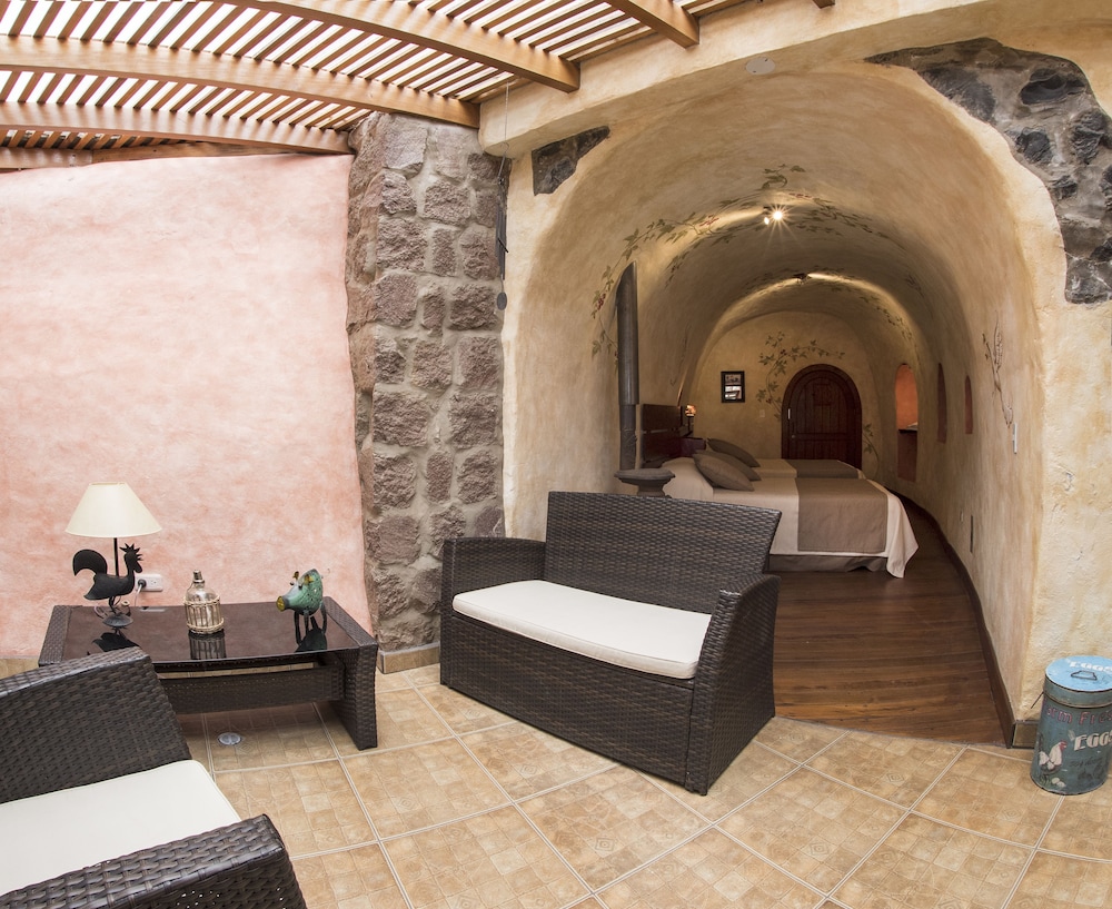 Design Triple Room, Multiple Beds, Lagoon View photo 1
