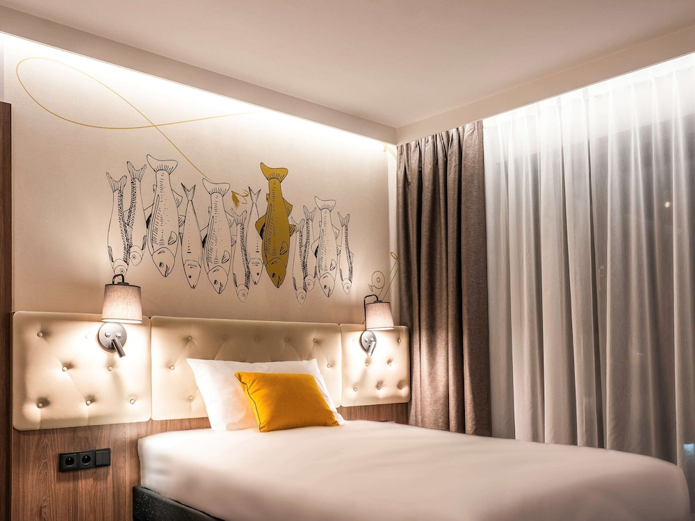 Standard Room, 2 Twin Beds - Photo 9