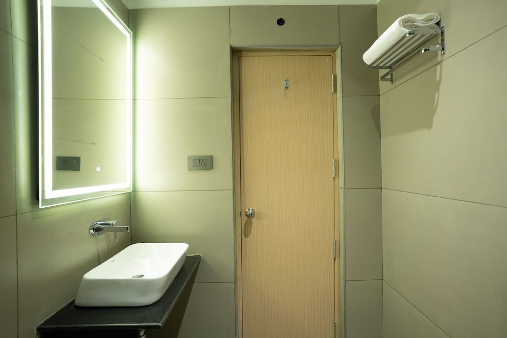 Premium Suite with Twin Bed photo 2
