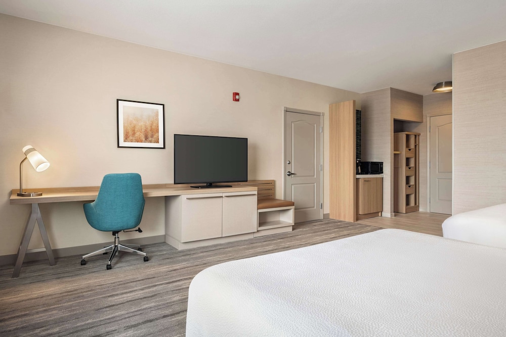 2 Queen Room, Accessible, Tub photo 3