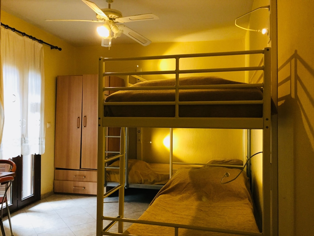 Basic Shared Dormitory, 1 Bedroom (Female Only)