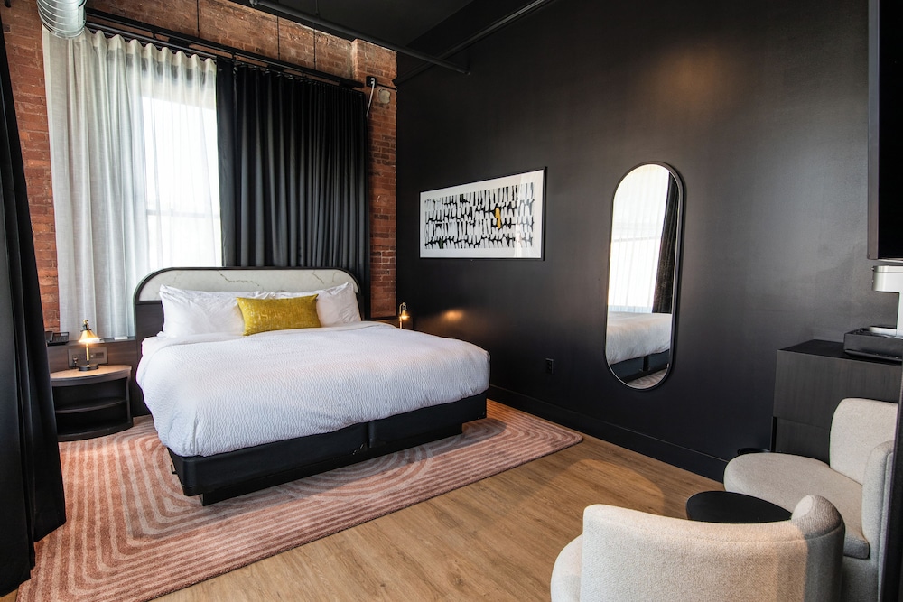 Deluxe Single Room, 1 King Bed, City View