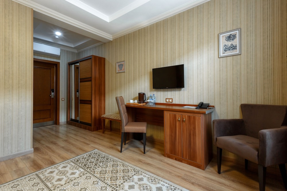 Family Triple Room photo 2