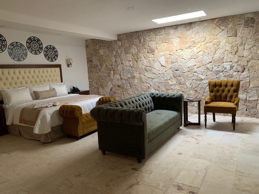 Junior Suite, 1 King Bed (Jacuzzi) - Photo 2