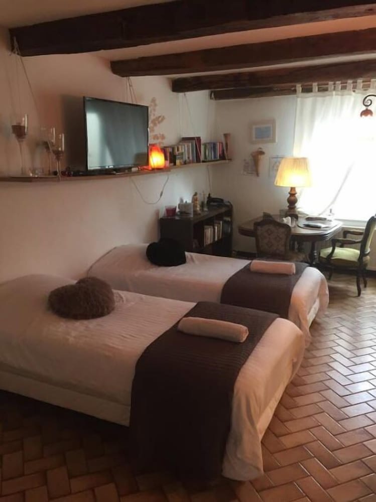 Comfort Suite photo 3