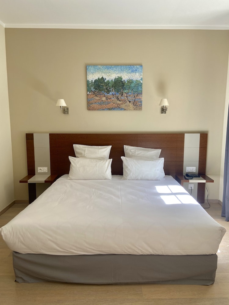 Deluxe Room - Photo 2