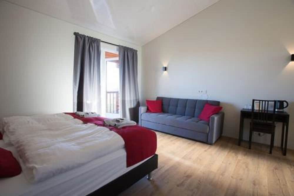 Triple Room, Ensuite photo 1