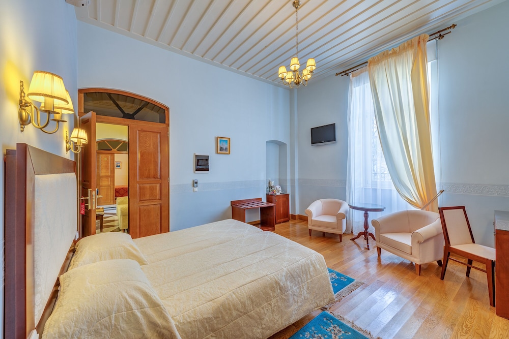 Deluxe Double Room, Ground Floor photo 3