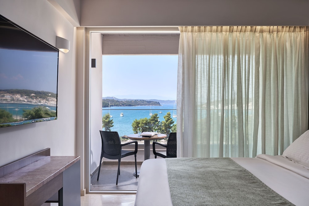 Superior Double Room, Sea View - Photo 2