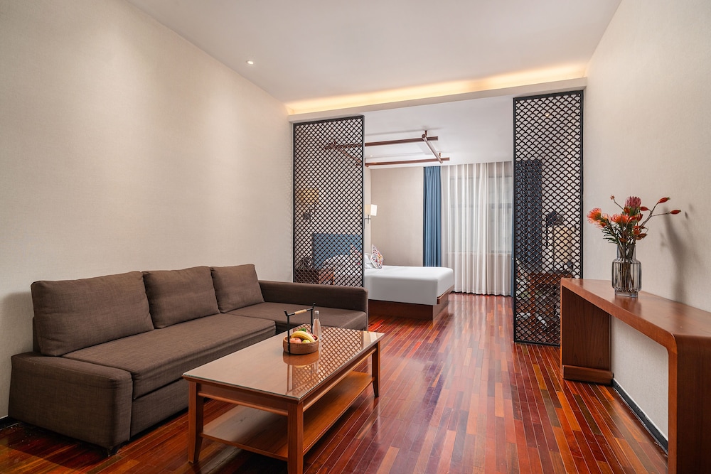 Family Room photo 1