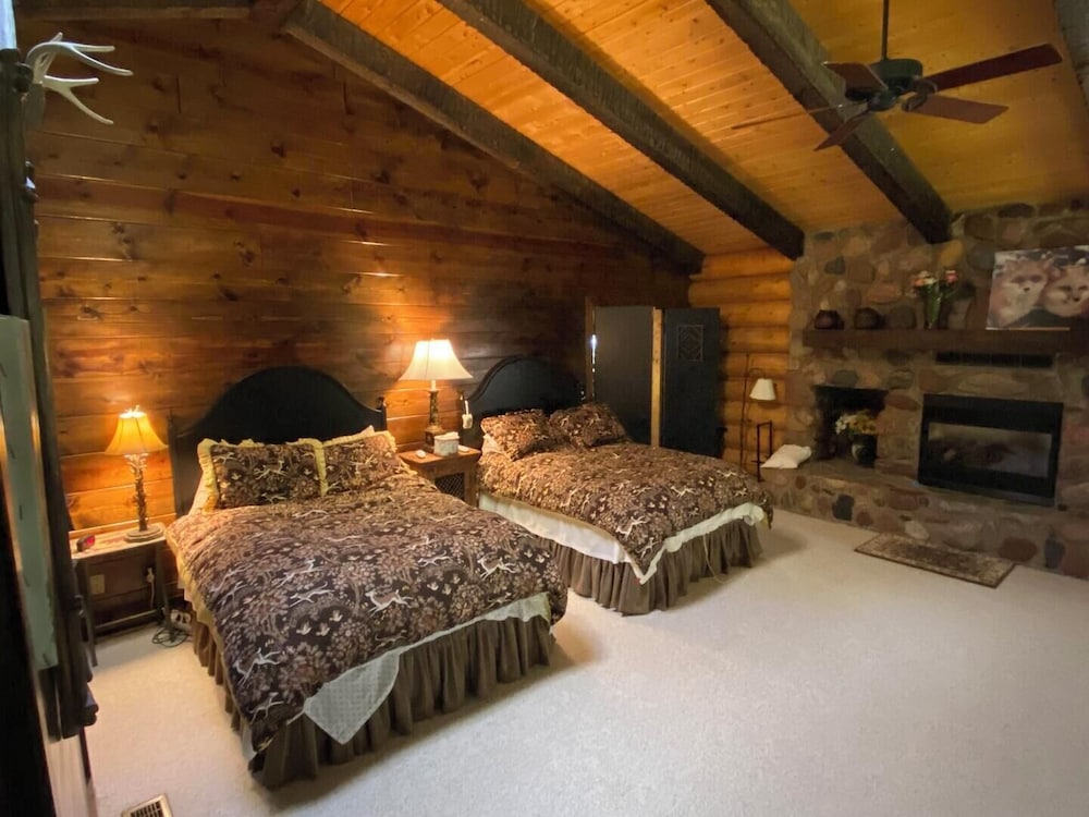 Cabin, Multiple Beds, Kitchen photo 2