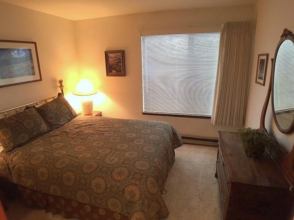 Condo, 2 Bedrooms photo 2