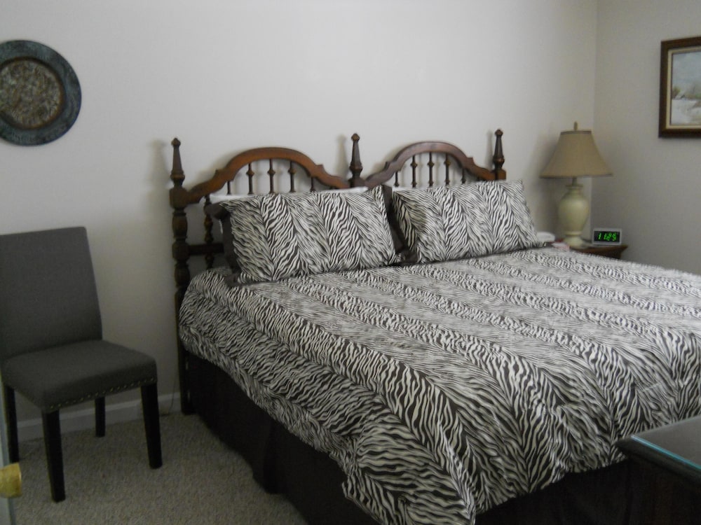 Condo, Multiple Beds (324) photo 1