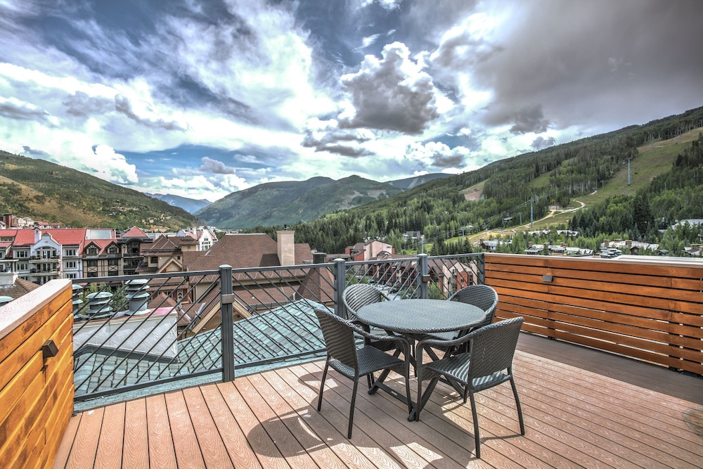 4-Bedroom Penthouse, Mountain view - Photo 1