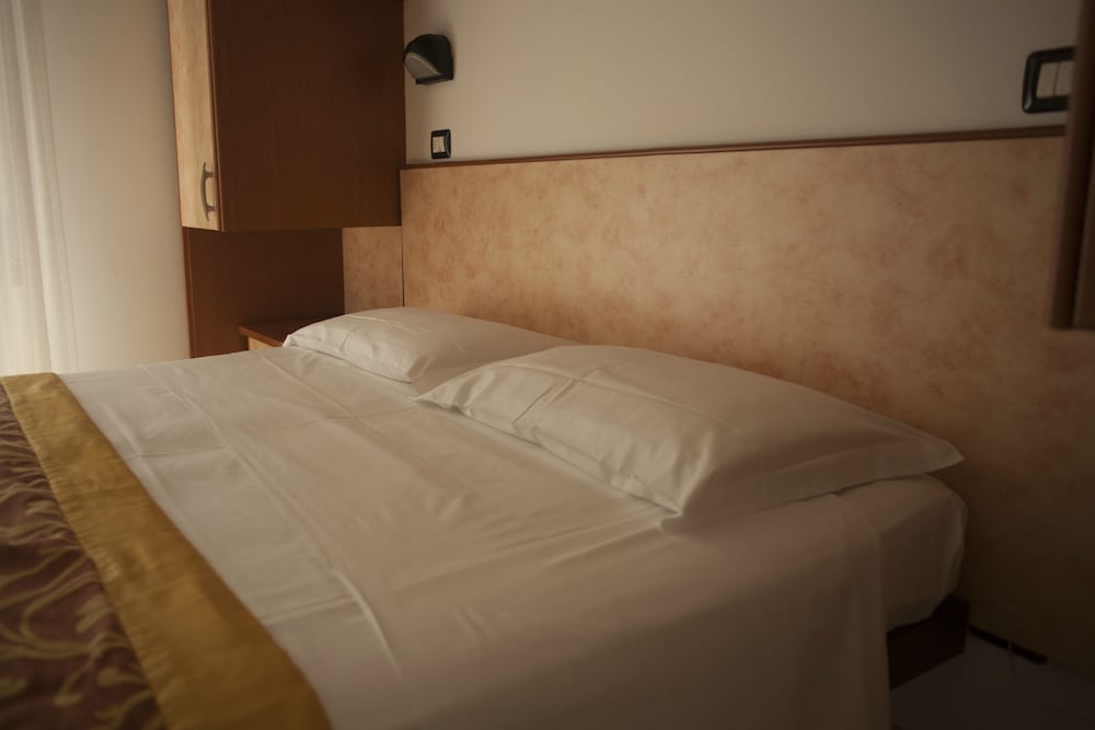 Classic Double Room Single Use, Balcony