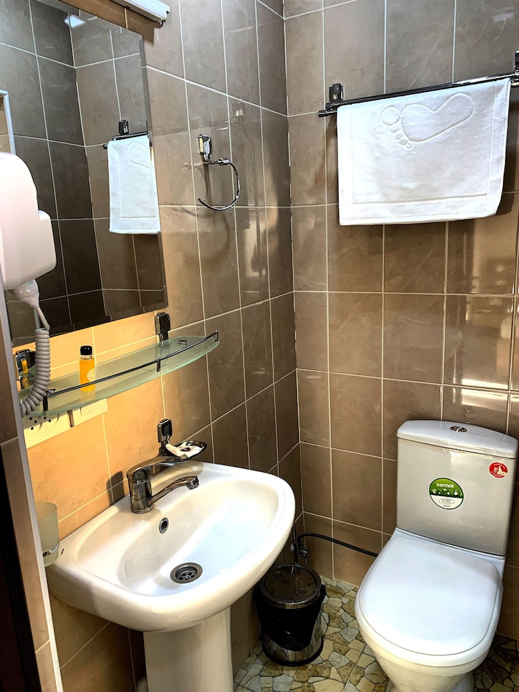 Standard Triple Room photo 2