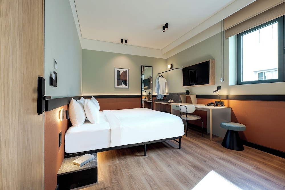 City Double or Twin Room - Photo 5