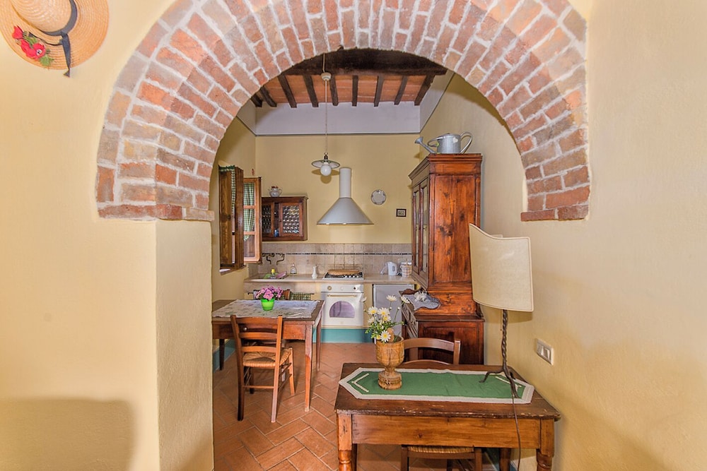 Comfort Apartment, 1 Bedroom, Pets Allowed, Garden View photo 2