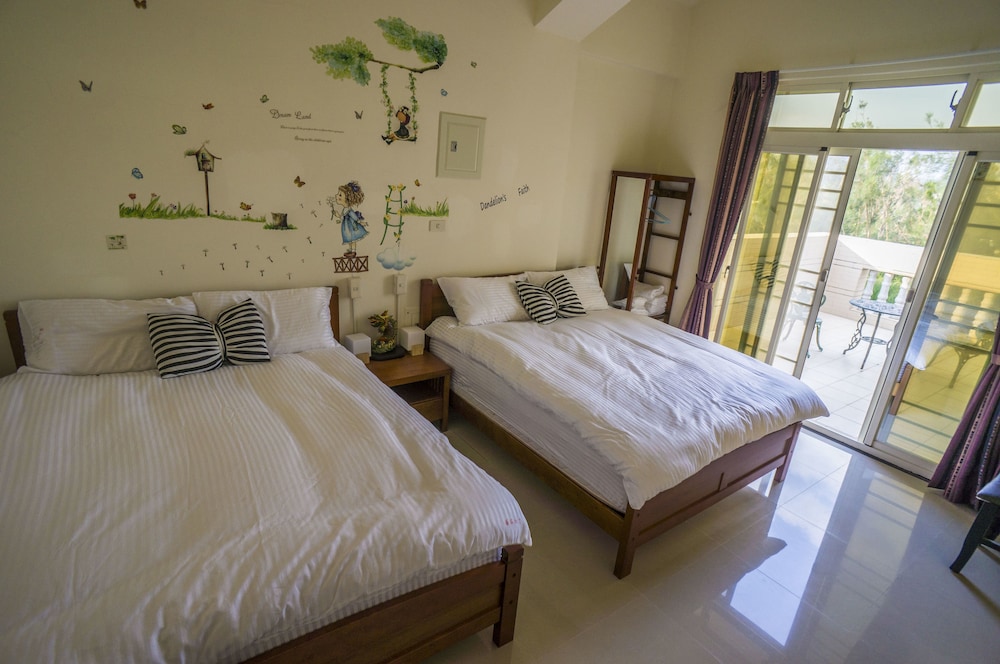 Standard Quadruple Room, 1 Bedroom, Shared Bathroom photo 1