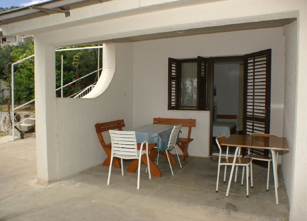 Studio (Niko - 50 m from pebble beach - SA1(2)