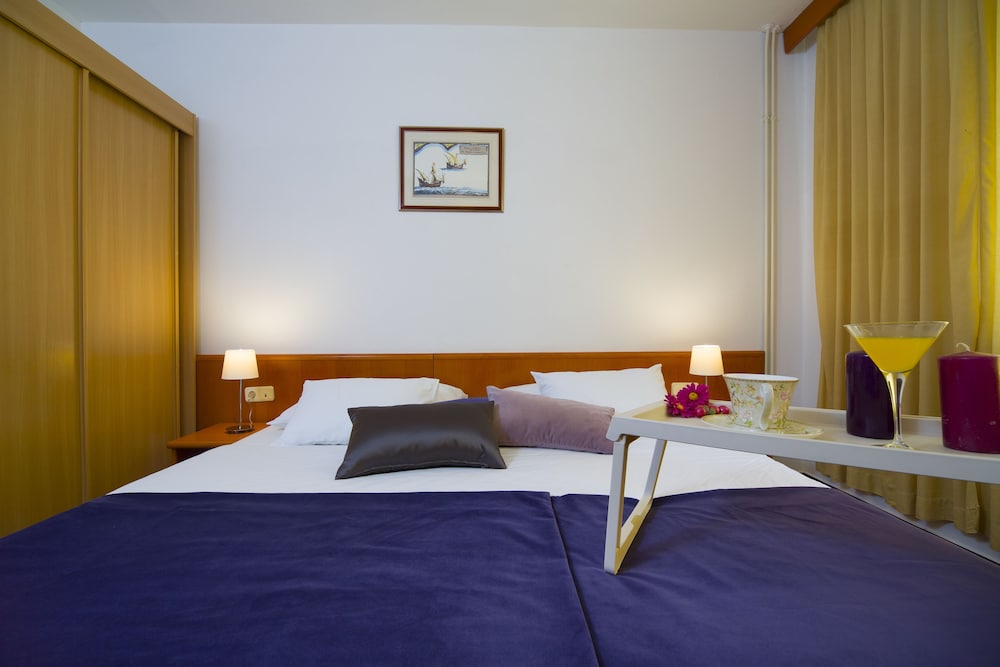 Family Room, 2 Bedrooms, Balcony, Sea View photo 1