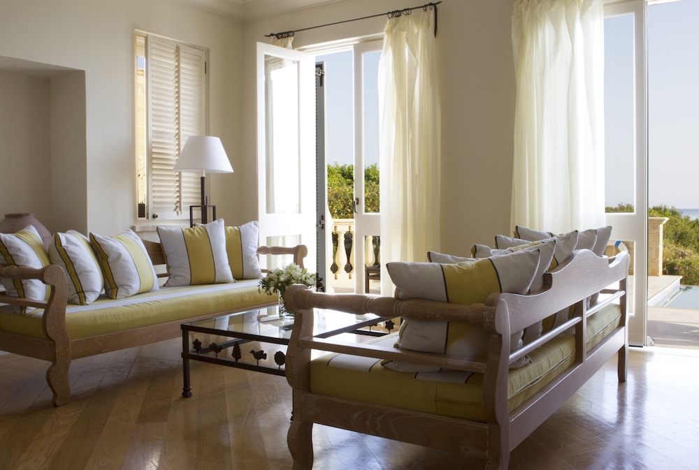 One Bedroom Suite with Private Pool photo 2