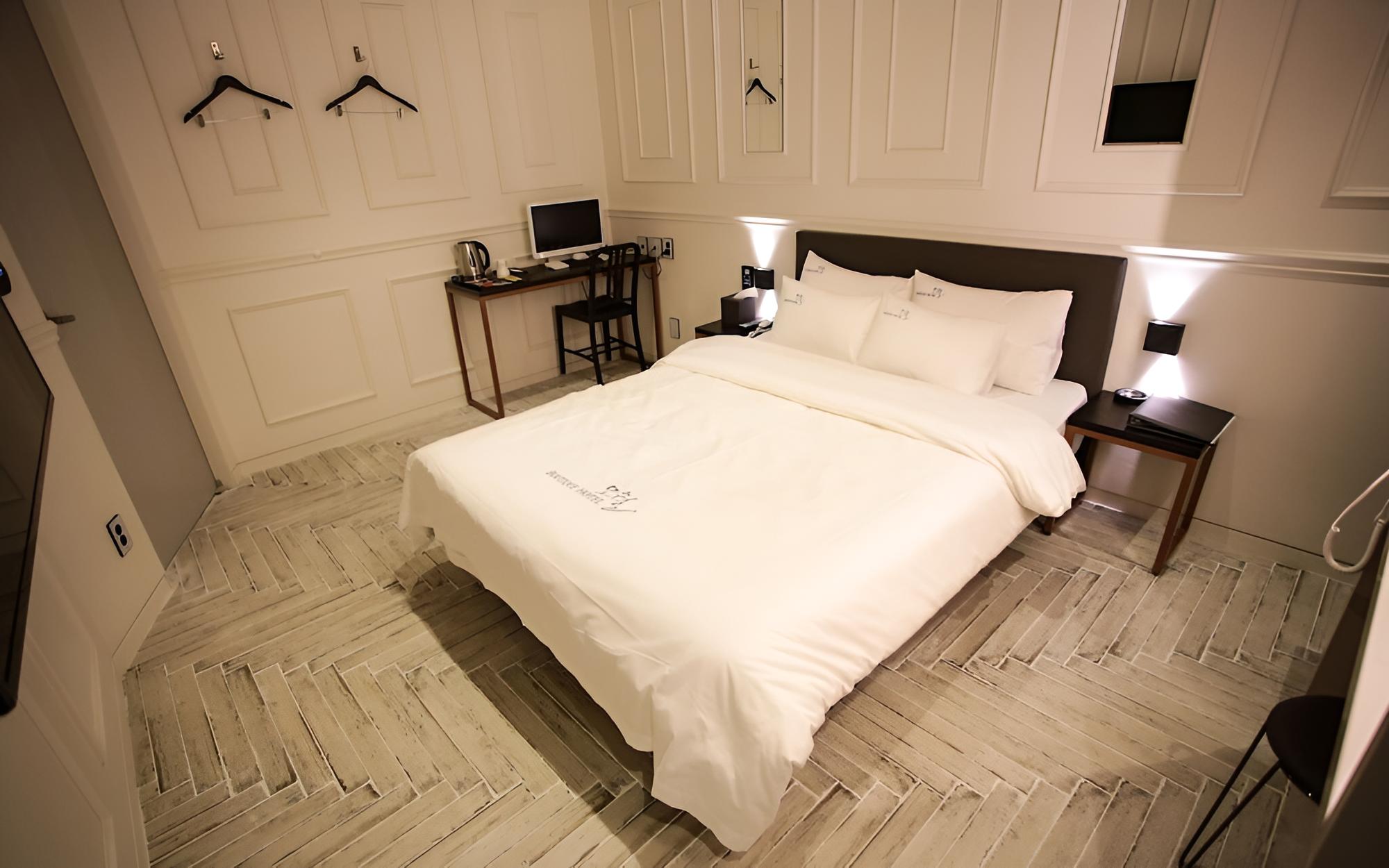 Room (Standard room) - Photo 19