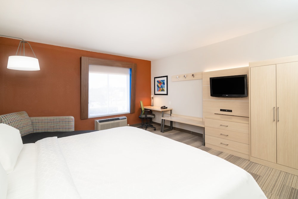 Standard Room, 1 King Bed (LEISURE) - Photo 5