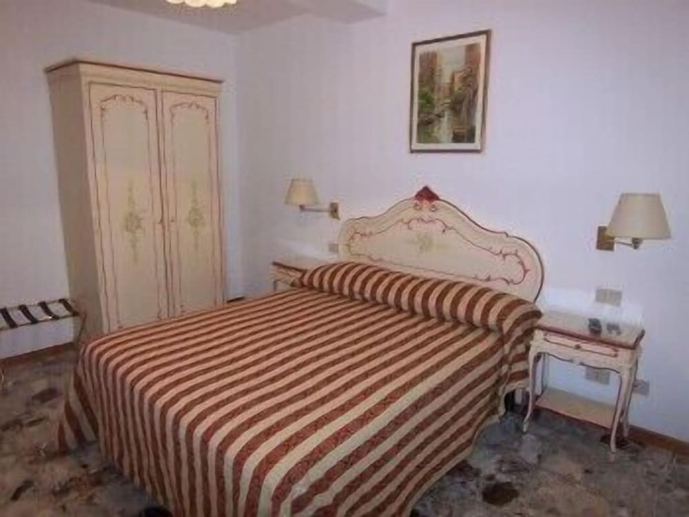 Double Room with Extra Bed photo 1