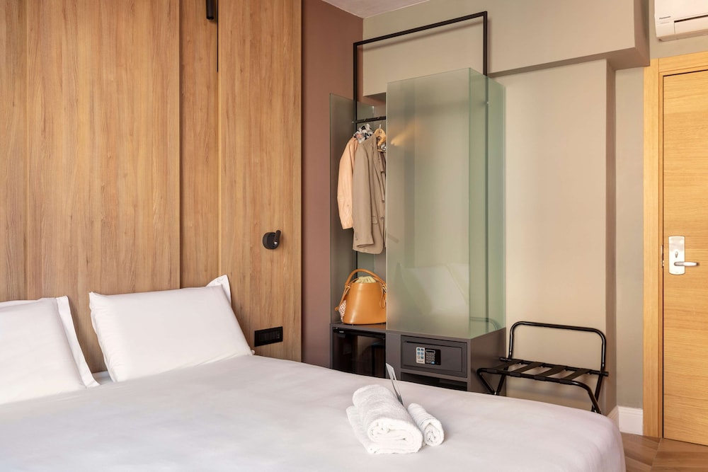 Superior Double Room, Non Smoking - Photo 5