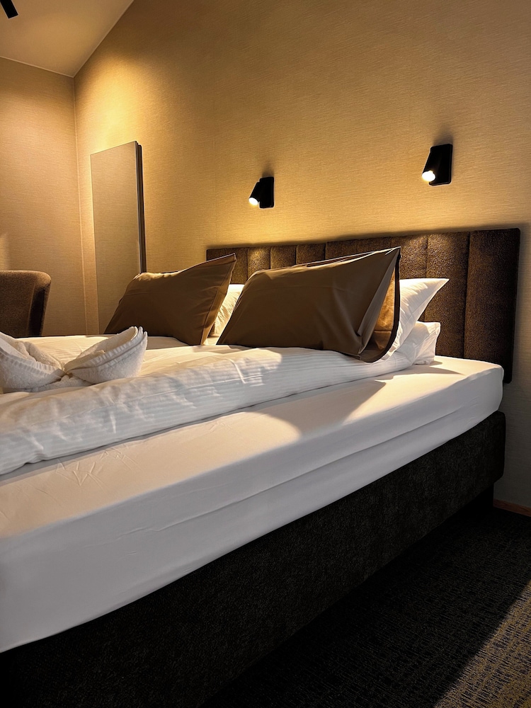 Deluxe Twin or Double Room photo 3