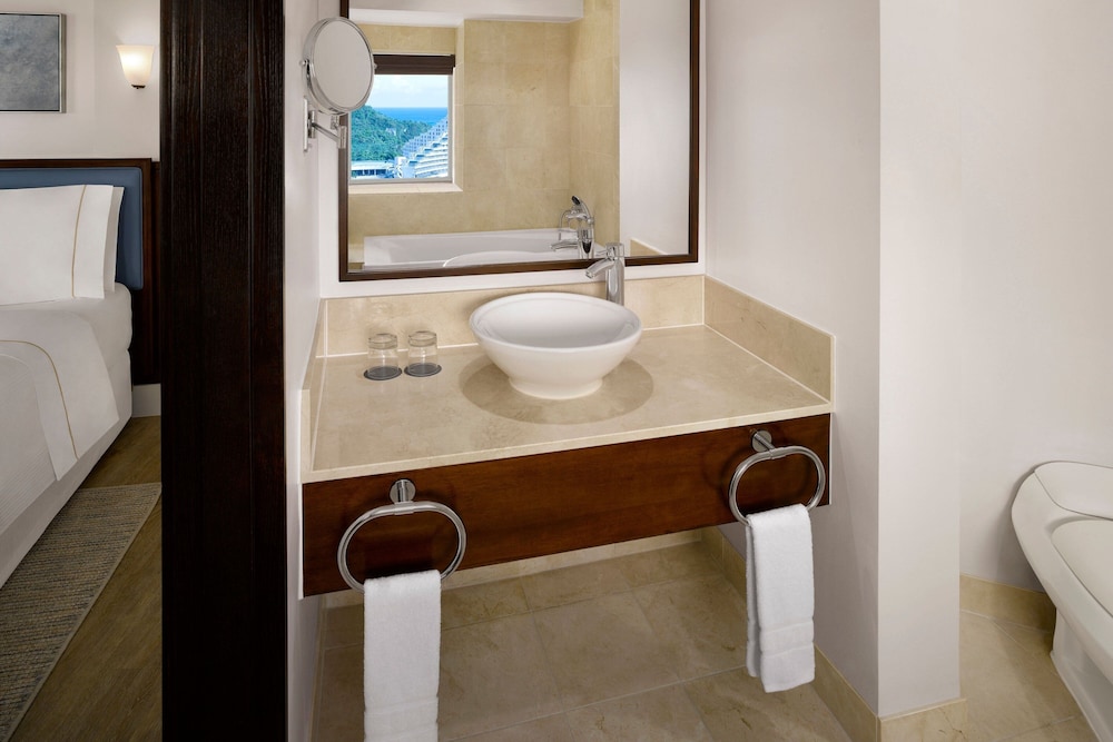 Executive Room, 1 Double Bed, Oceanfront photo 2