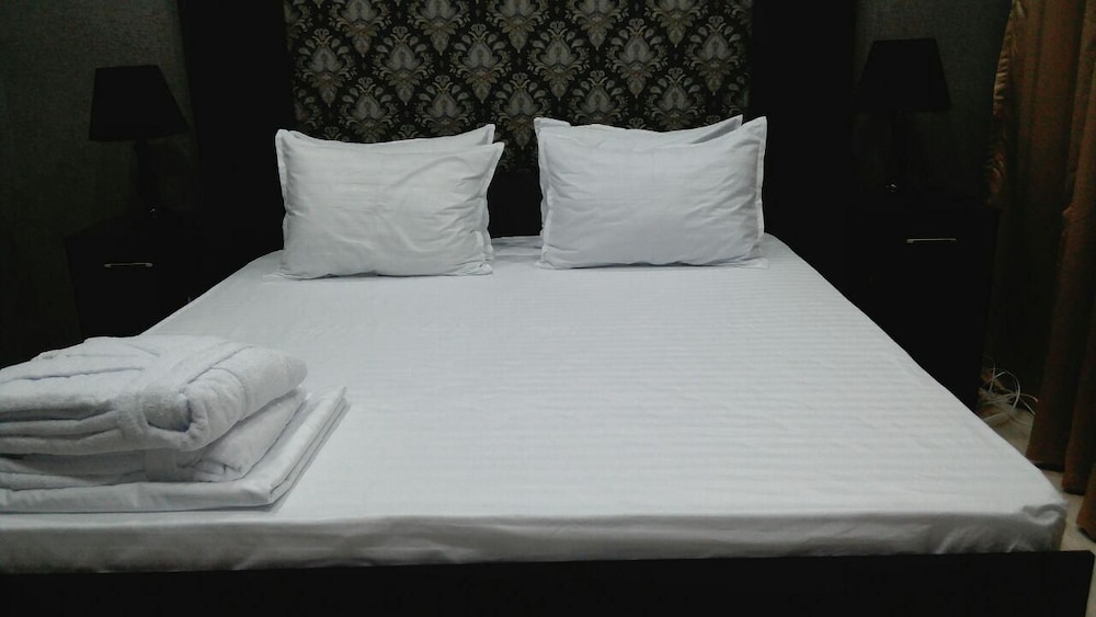 Economy Double Room (Shared bathroom for 2 rooms)