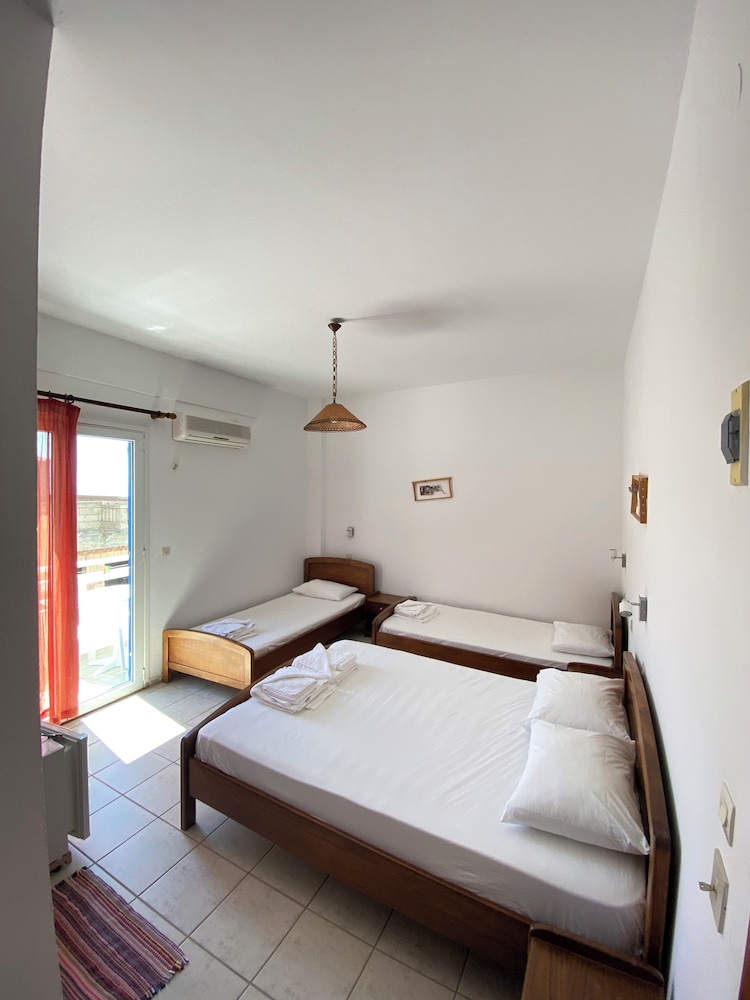 Quadruple Room, Balcony, Partial Sea View photo 1