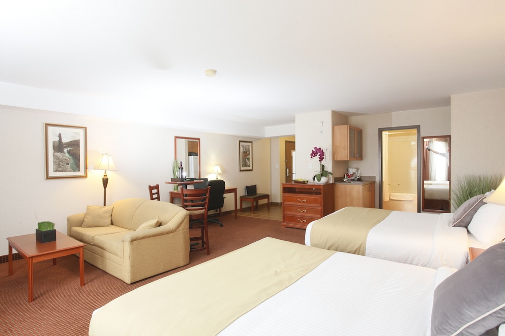 Deluxe Double Room, Multiple Beds, Kitchen photo 2