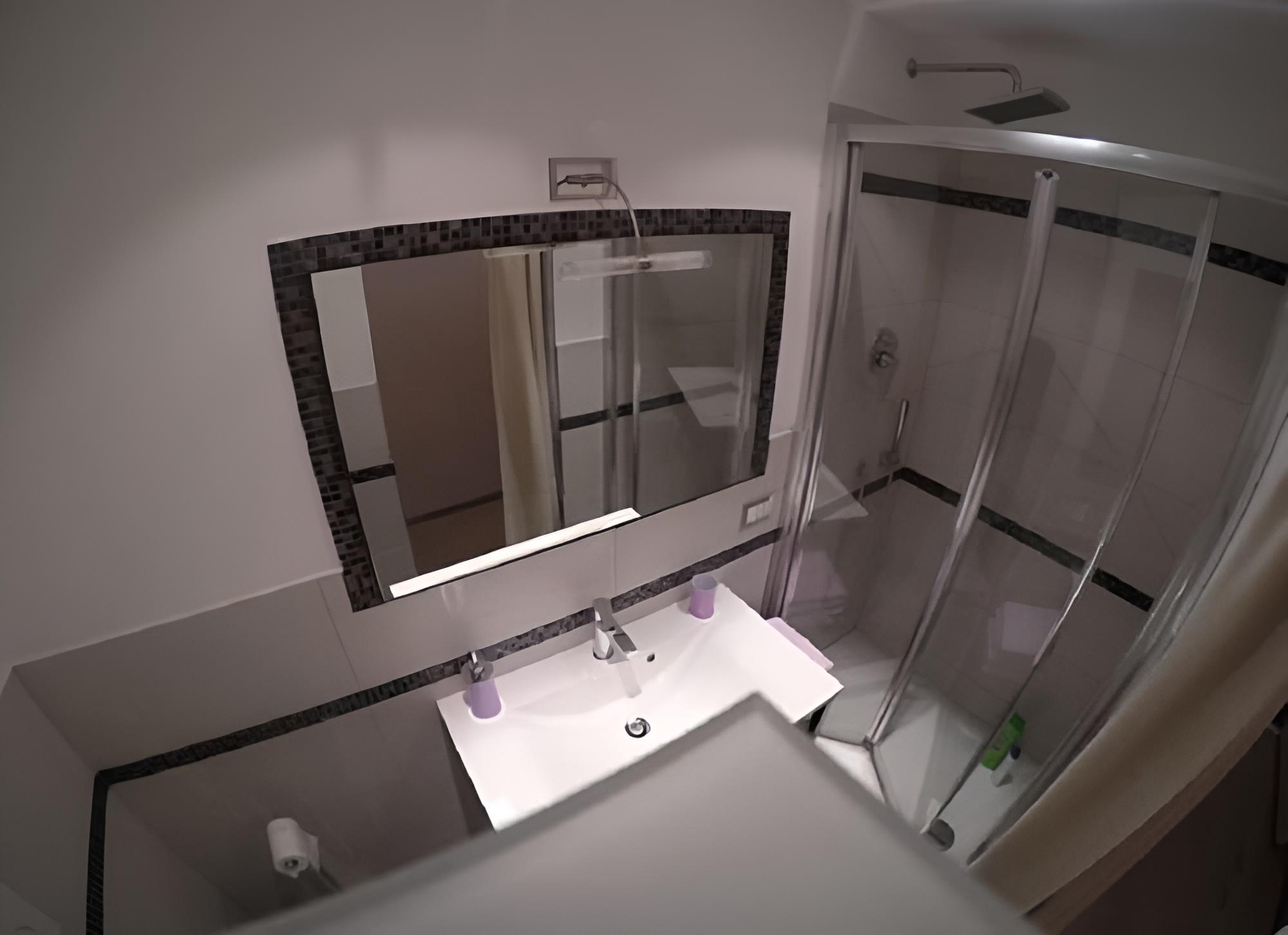 Family Room, Private Bathroom (external) photo 1