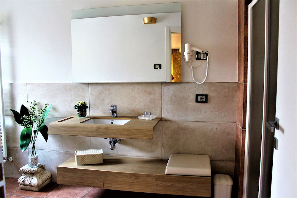 Exclusive Suite, Multiple Beds, Garden View, Tower photo 3