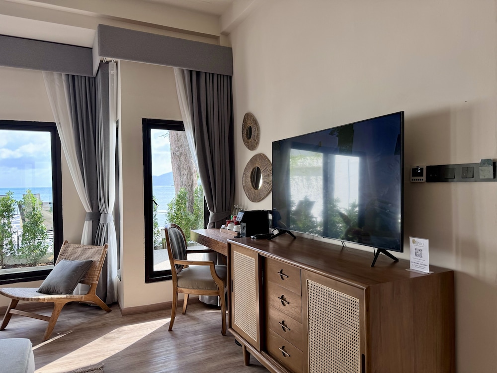 Beach Front Villa ( 1 Way Airport Transfer) - Photo 12
