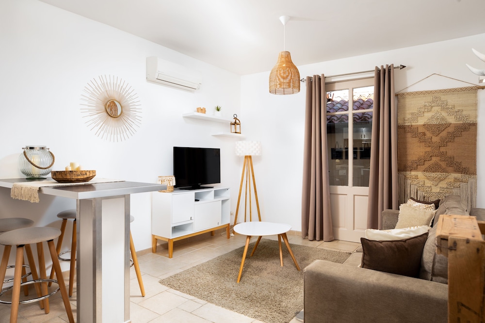 Luxury Apartment, Private Bathroom (61.3) photo 3