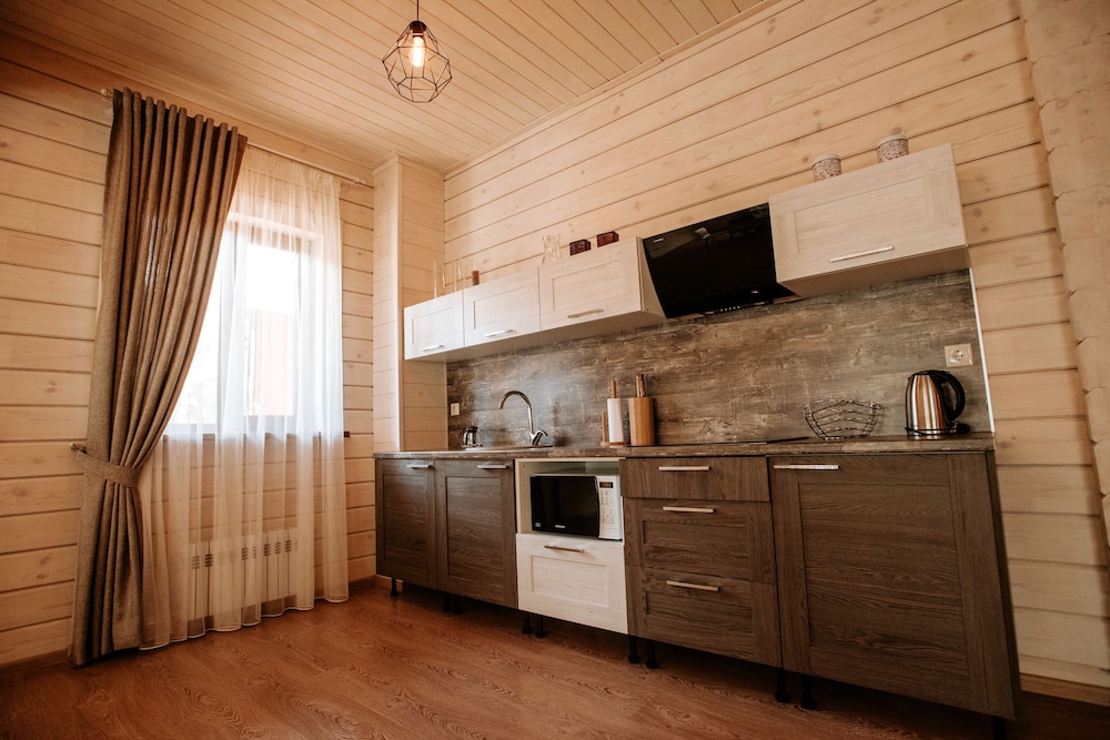 House, 5 Bedrooms, Kitchen photo 3