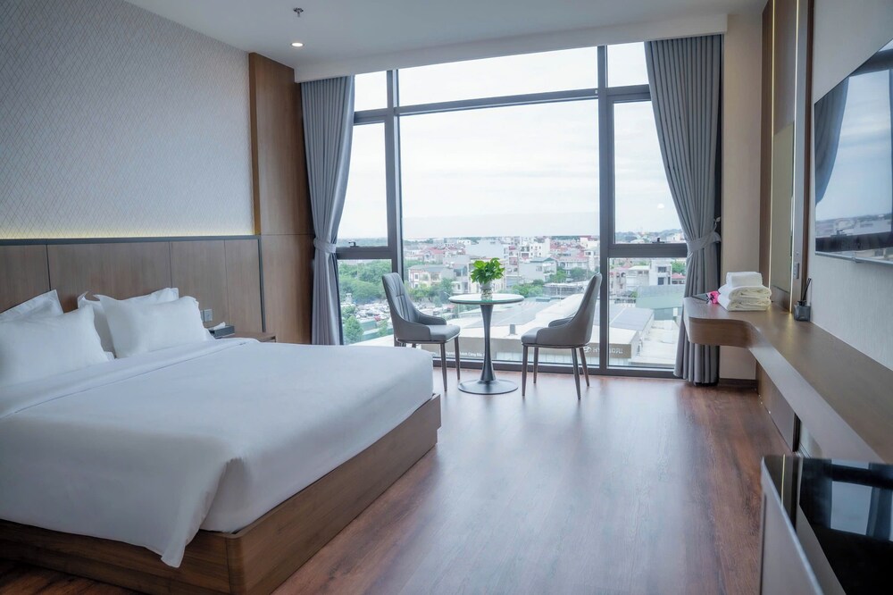 Superior Single Room, City View