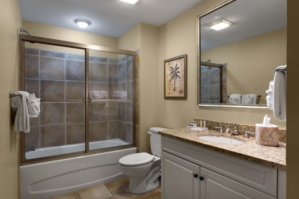 Hampton Oceanfront Two Bedroom Condo - Photo 7