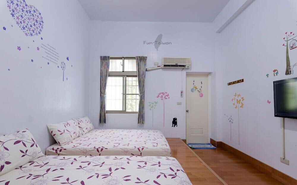 Standard Quadruple Room (Futon) photo 2