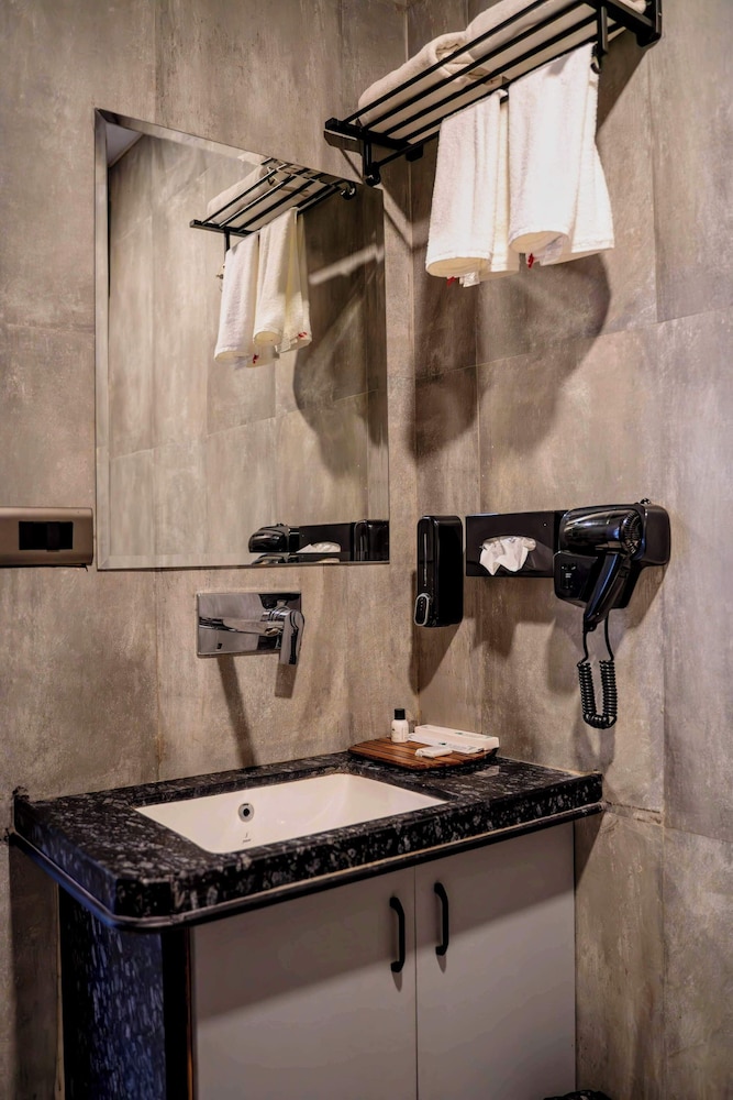 Premium Room - Photo 8